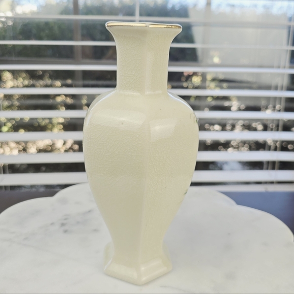 Vintage Japanese Satsuma-Style Ceramic Vase – Peacock & Floral Beauty! - Picture 6 of 10